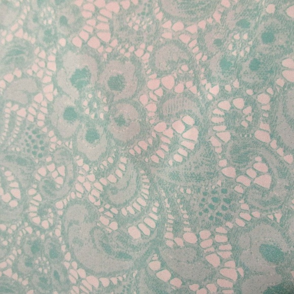 VanHeusen Studio Long-sleeved Blouse, Size M - Picture 7 of 8